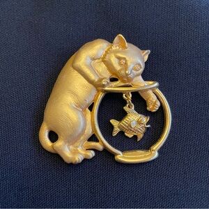 JJ Jonette Vintage Goldtone Cat & Fishbowl Brooch